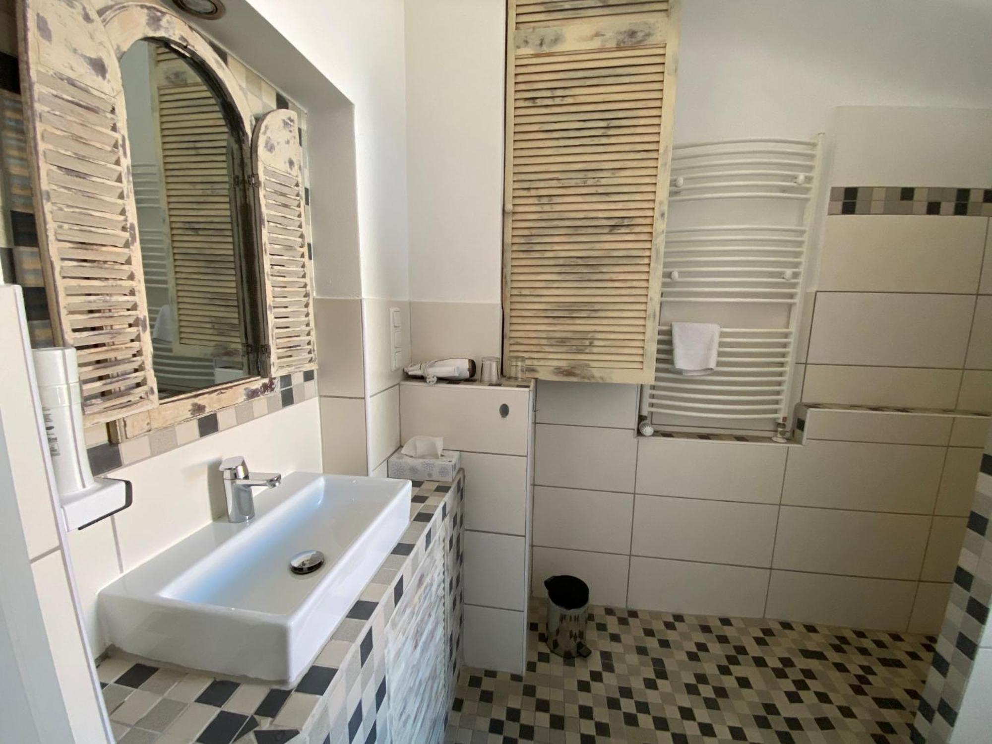 Avalon Bed & Breakfast Themen/- Nichtraucherhotel Хановер Екстериор снимка