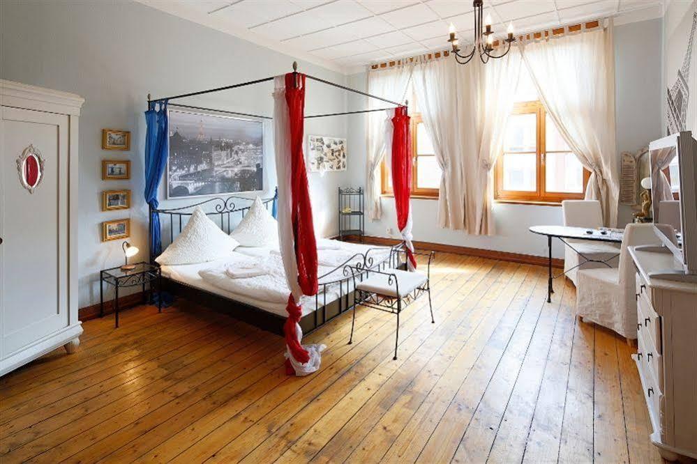Avalon Bed & Breakfast Themen/- Nichtraucherhotel Хановер Екстериор снимка